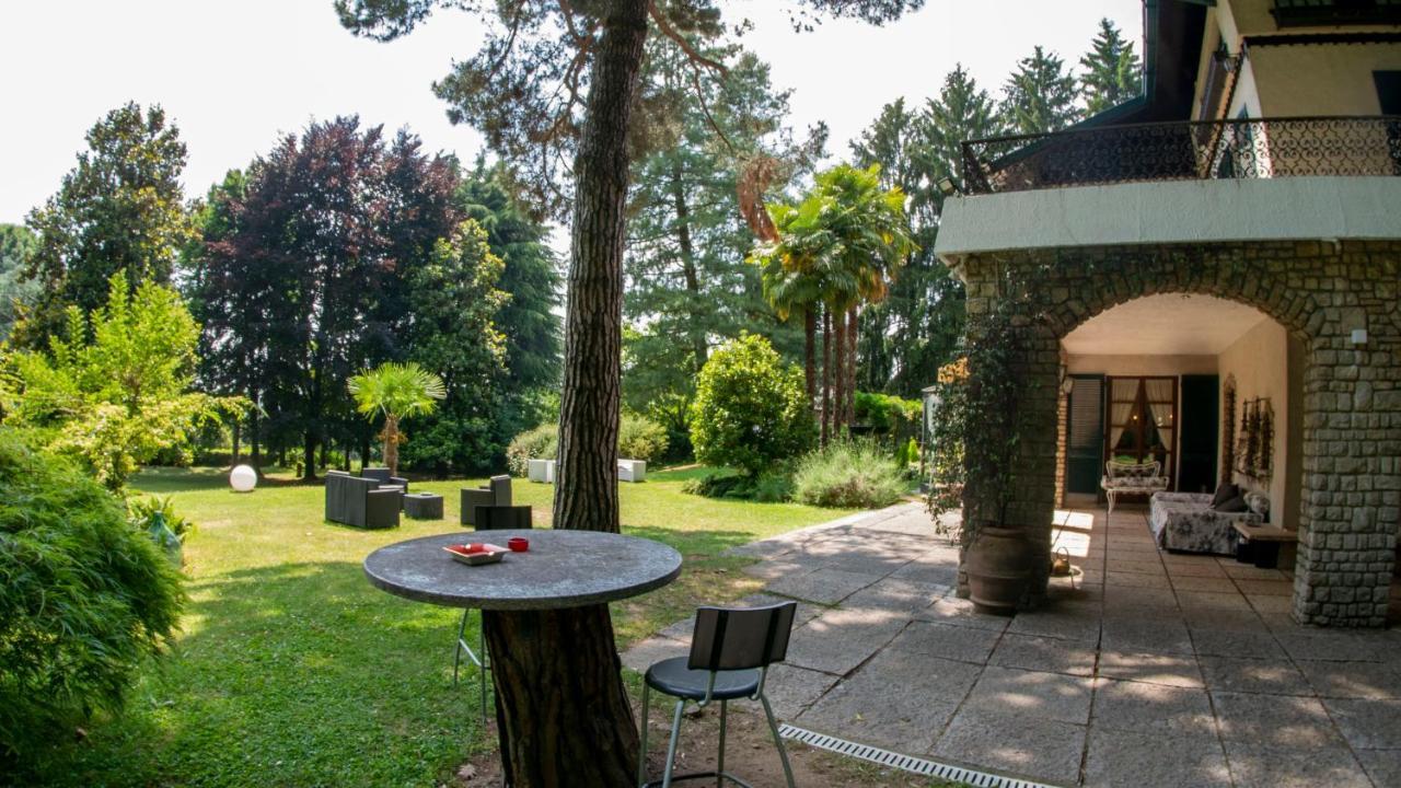 Wonderful Villa Between Como And Milano Sirtori Exterior foto