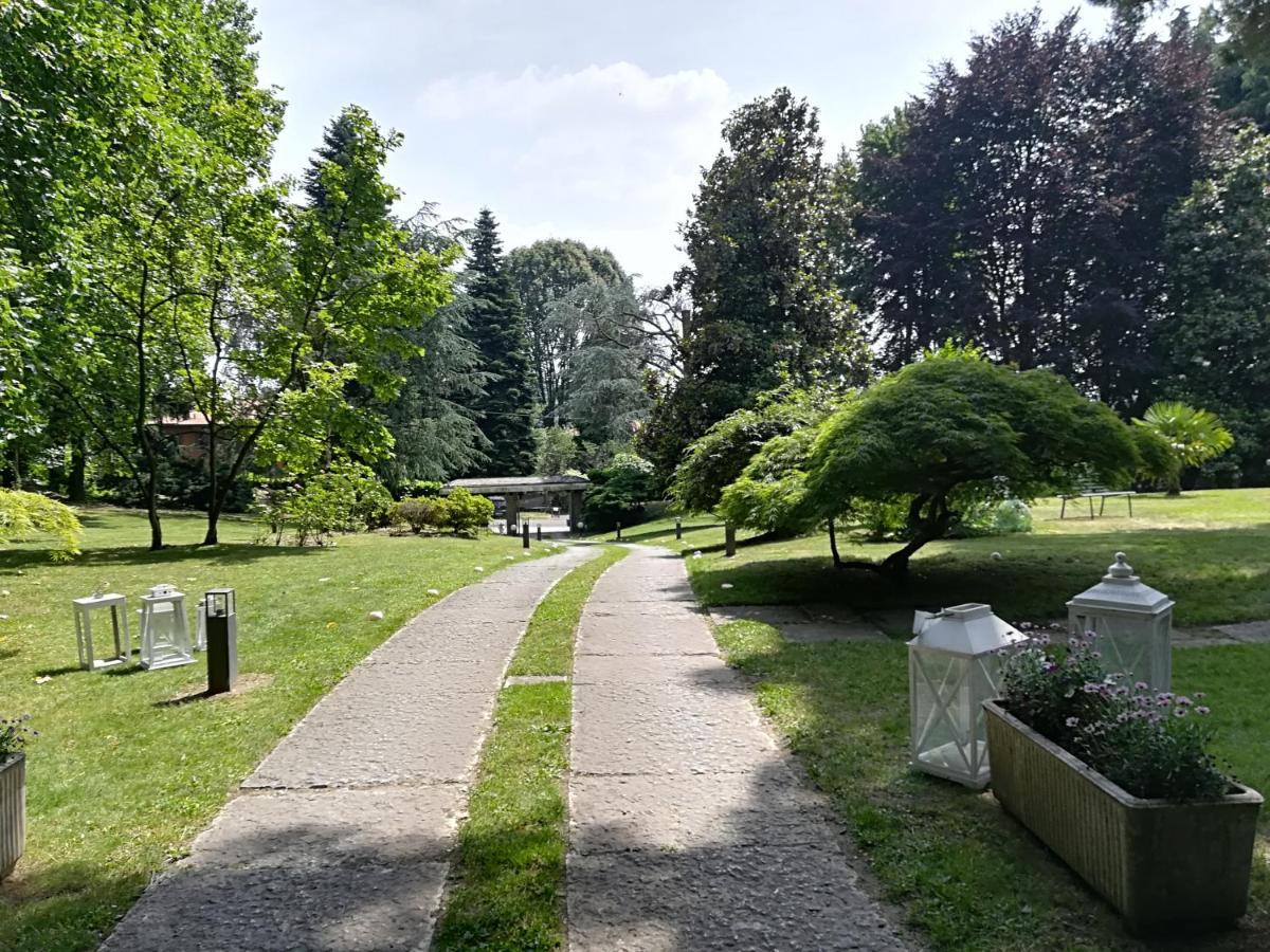Wonderful Villa Between Como And Milano Sirtori Exterior foto