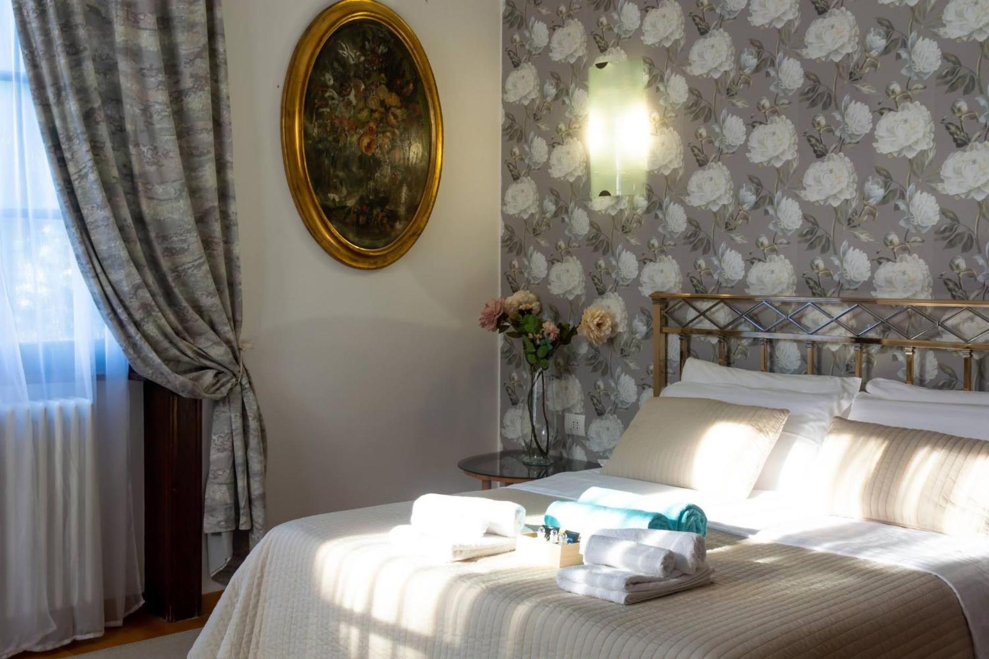 Wonderful Villa Between Como And Milano Sirtori Exterior foto